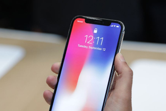 iPhoneX拍照出现紫色斑点怎么回事 iPhonex有斑点怎么办