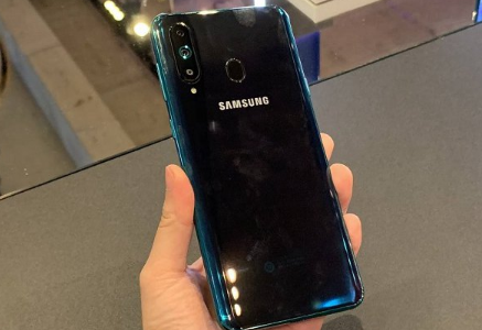 三星Galaxy A8s怎么样 三星A8s参数和配置